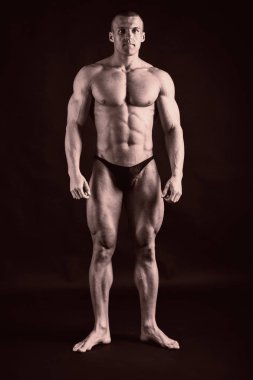 güzel başarılı vücut geliştirmeci fotoğrafı