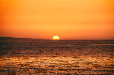 Sahilde muhteşem günbatımı