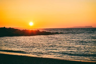 Sahilde muhteşem günbatımı