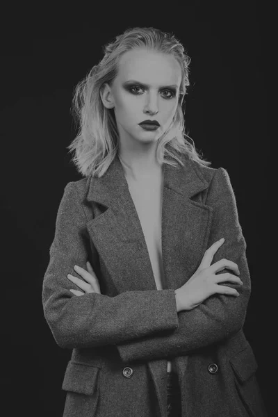 Belle Blonde Manteau Photo Noir Blanc — Photo