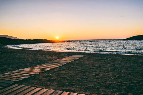 Sahilde muhteşem günbatımı