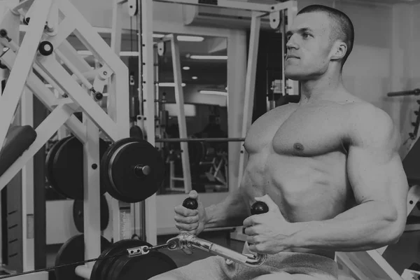 Homme Fait Exercice Dans Salle Gym — Photo