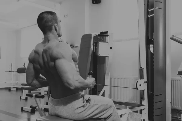 Homme Fait Exercice Dans Salle Gym — Photo