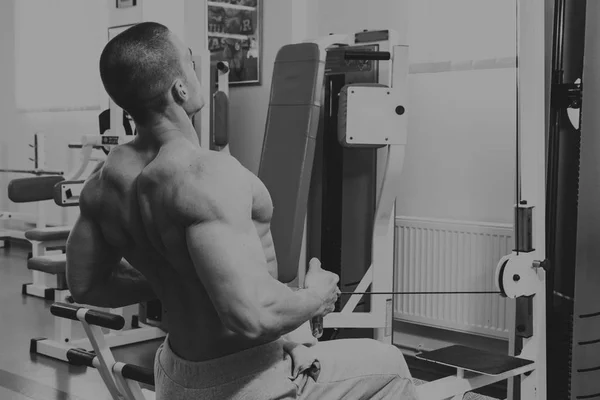 Homme Fait Exercice Dans Salle Gym — Photo