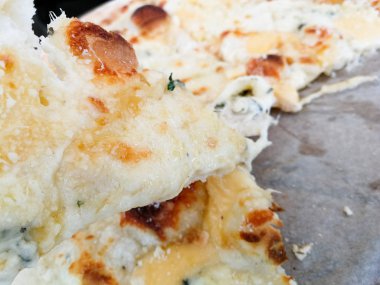 güzel çıtır İtalyan pizza