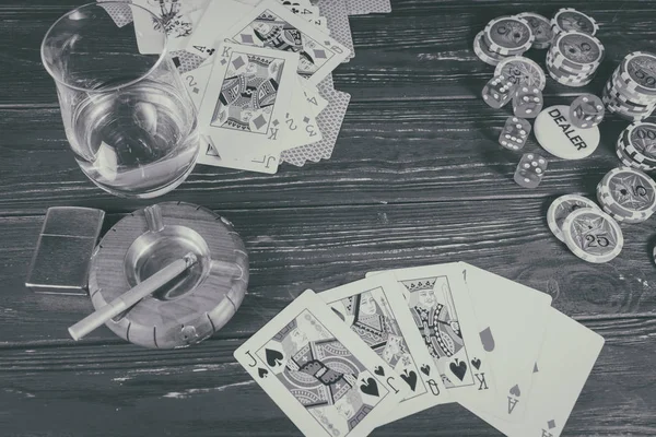 Whisky Karty Papieros Tło Temat Pokera — Zdjęcie stockowe