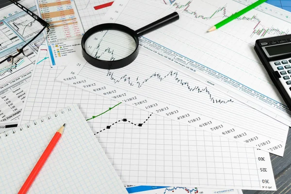 財務会計株式市場グラフ分析 — ストック写真