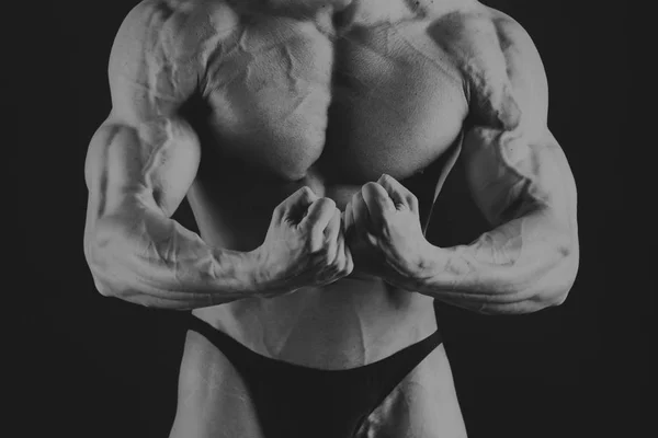 Muscular Homem Musculação Formação Ginásio Posando Músculo — Fotografia de Stock