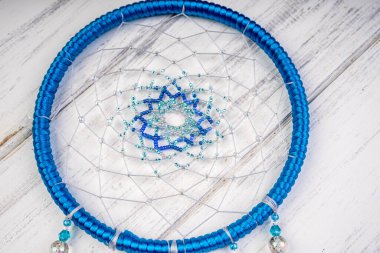 Tahta arka planda düş kapanı