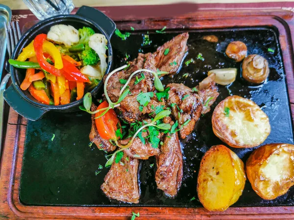 Steak Brambory Talíři Jídlo Pozadí — Stock fotografie