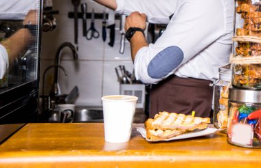 Kahve dükkanında kahve, kahve falı...