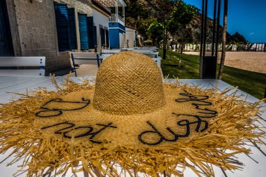Güzel tatil beldesi. Denizin kenarında yaz tatili