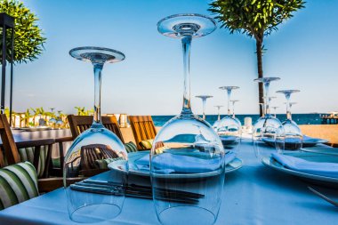 Sahil restoran güzel tablo ayarı