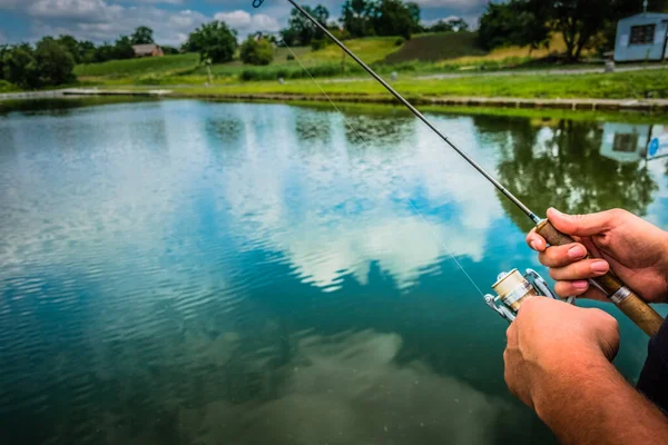 Pesca Alla Trota Sul Lago — Foto Stock