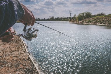 Gölde balık tutmak