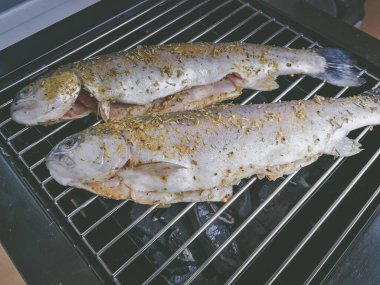 Balık ızgara, pişmiş arka plan.