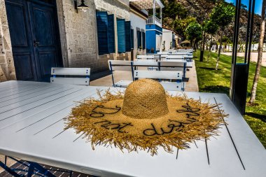 Güzel tatil beldesi. Denizin kenarında yaz tatili