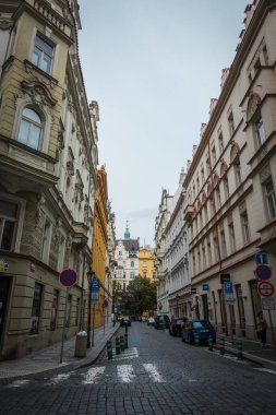 Güz Prag 'ın güzel sokakları ve mimarisi