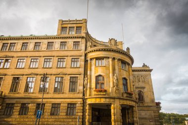 Prag, Çek Cumhuriyeti - 21 Eylül 2019. Muhteşem Prag 'ın Antik Mimarisi