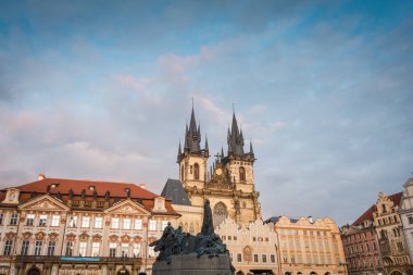 Prag, Çek Cumhuriyeti - 21 Eylül 2019. Muhteşem Prag 'ın Antik Mimarisi