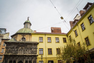 Muhteşem kış Lviv mimarisi ve sokakları