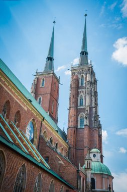 Muhteşem Mimarlık ve Kırbaç Kiliseleri