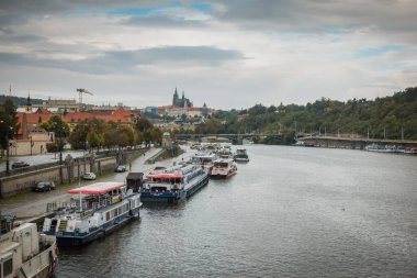 Güz Prag 'ın güzel sokakları ve mimarisi