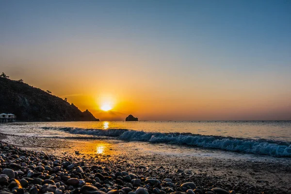 Herrlicher Sonnenaufgang Über Dem Meer — Stockfoto