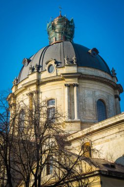 Muhteşem kış Lviv mimarisi ve sokakları