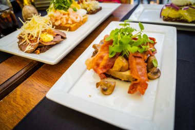 Geleneksel Danimarka Sandviçleri Tabakta