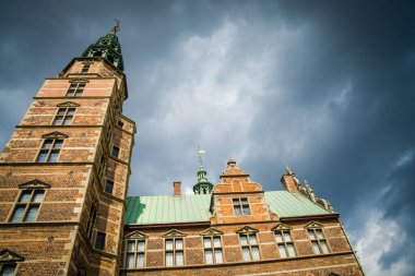 Kopenhag, Danimarka - 24 Temmuz 2019. Kopenhag 'daki Güzel Rosenborg Kalesi