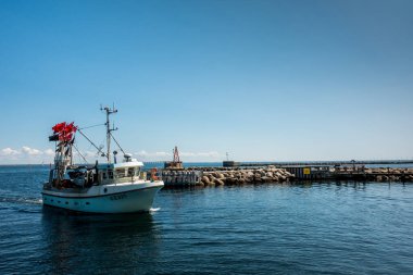 Yatları olan güzel Danimarka limanı