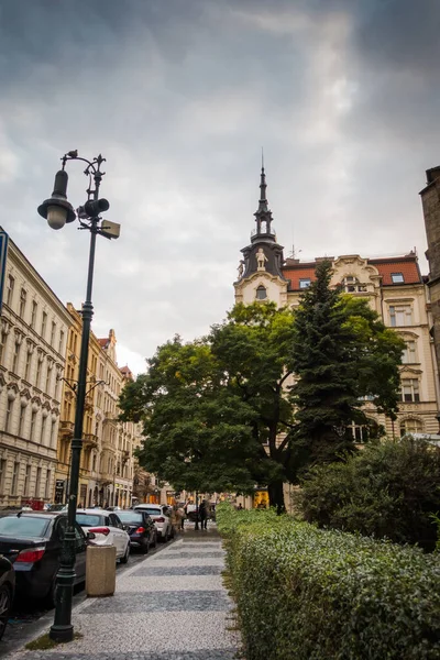Prag, Çek Cumhuriyeti - 21 Eylül 2019. Muhteşem Prag 'ın Antik Mimarisi