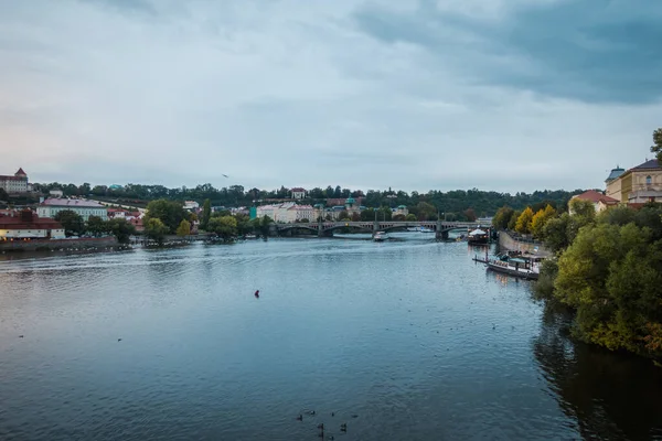 Czech Republic 9月21日プラハの美しい通りと秋の建築 — ストック写真