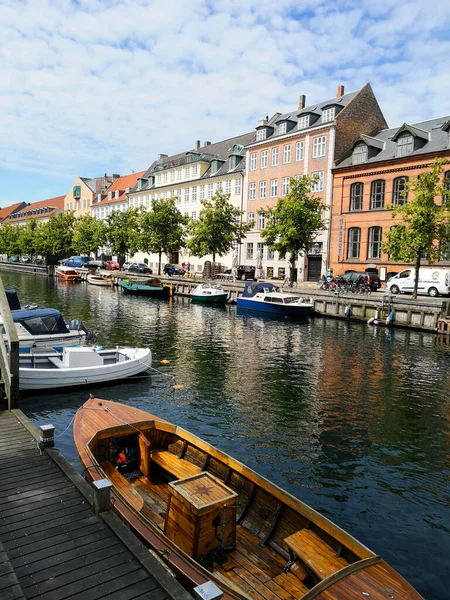 Copenhague Dinamarca Julio 2019 Famoso Christianshavn Con Coloridos Edificios Barcos — Foto de Stock