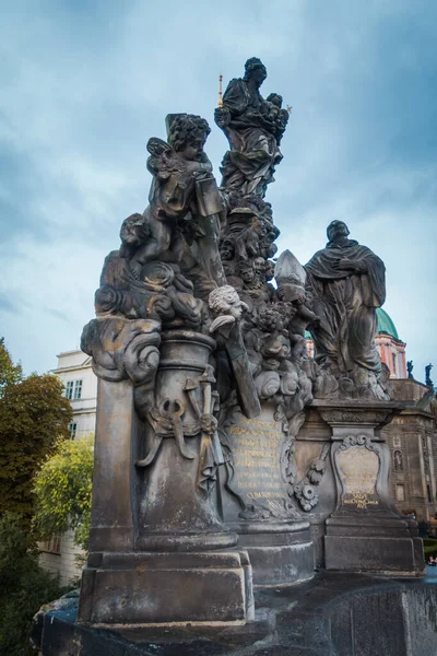 Güz Prag 'ın güzel sokakları ve mimarisi