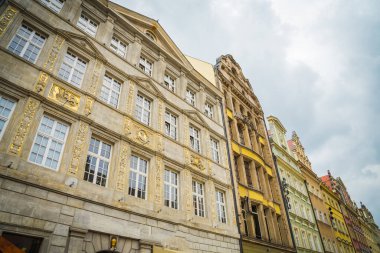 Wrocaw, Polonya - 15 Haziran 2019. Wroclaw şehrinin caddeleri ve evleri. Şehir manzarası