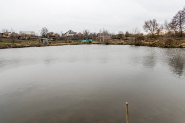 Gölde balık tutmak. Balıklama arkaplanı.