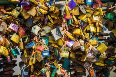 Wroclaw şehrinin caddeleri ve evleri. Şehir manzarası