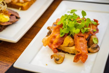 Geleneksel Danimarka Sandviçleri Tabakta