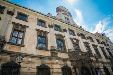 Wrocaw, Polonya - 17 Haziran 2019. Wroclaw şehrinin caddeleri ve evleri. Şehir manzarası