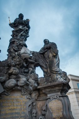 Güz Prag 'ın güzel sokakları ve mimarisi