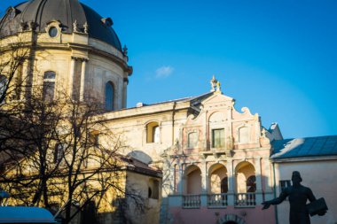 Muhteşem kış Lviv mimarisi ve sokakları