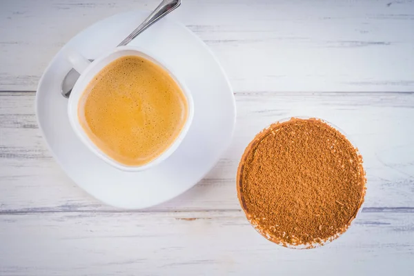 Café Tiramisú Sobre Fondo Madera —  Fotos de Stock