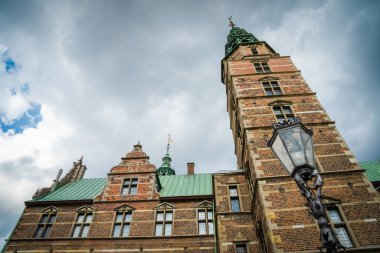 Kopenhag, Danimarka - 24 Temmuz 2019. Kopenhag 'daki Güzel Rosenborg Kalesi