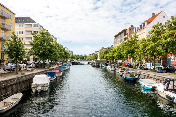 Copenhague Dinamarca Julio 2019 Famoso Christianshavn Con Coloridos Edificios Barcos — Foto de Stock