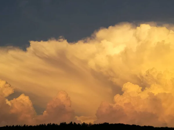 Lindas Nuvens Céu Pôr Sol — Fotografia de Stock