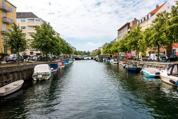 Copenhague Dinamarca Julio 2019 Famoso Christianshavn Con Coloridos Edificios Barcos — Foto de Stock