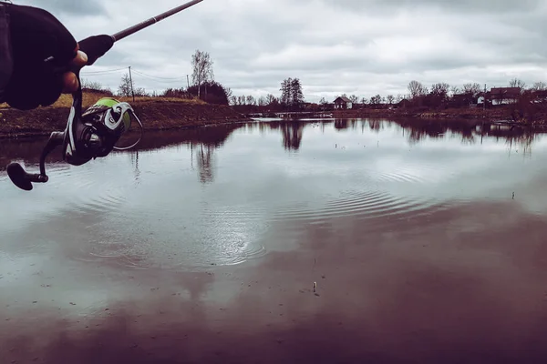 Pesca Del Luccio Sul Lago — Foto Stock