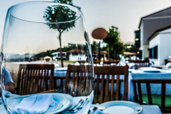Abendessen Einem Schönen Restaurant Auf Dem Meer Reise Hintergrund — Stockfoto